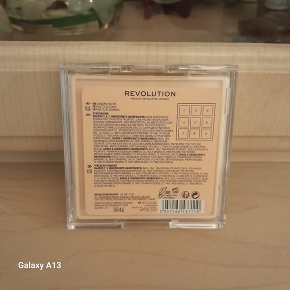 Revolution Makeup Ultimate Nudes Shadow Palette - Light.  Cruelty free and vegan - Picture 5 of 6